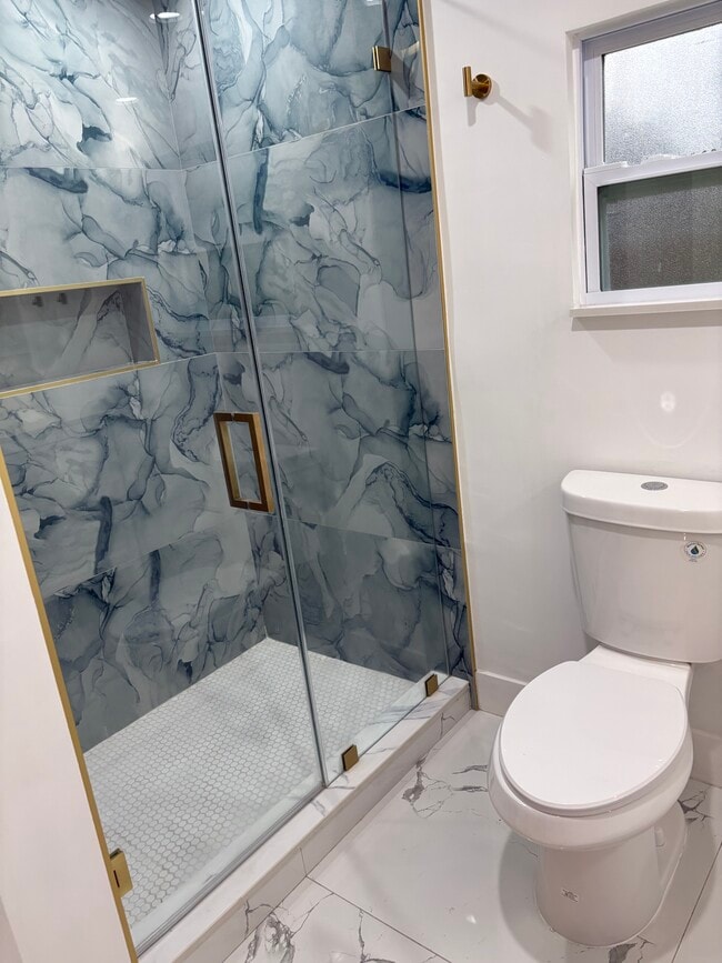 2210 NW 31st Ave, Unit 2