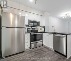 323 Richmond St E in Toronto, ON - Building Photo