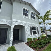 92 SE 11th Ct in Florida City, FL - Building Photo