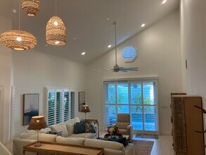 333 Pelican Way in Delray Beach, FL - Building Photo - Building Photo