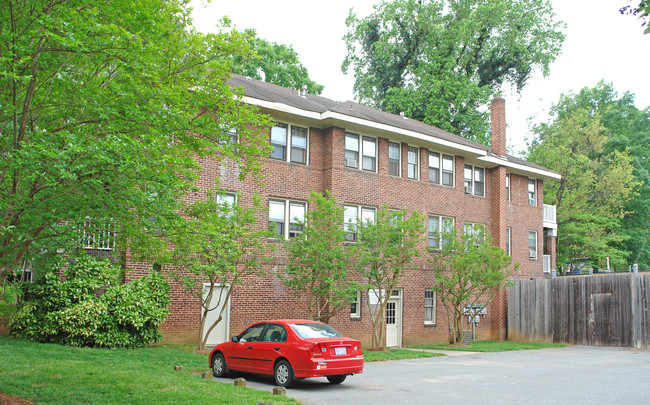 Sutton Apartments in Charlotte, NC - Building Photo - Building Photo