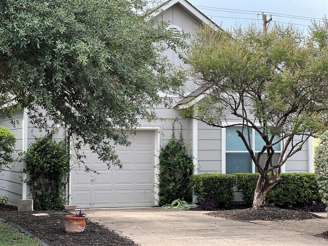 1310 E 3rd St in Georgetown, TX - Building Photo - Building Photo