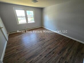47 Yale St in Bangor, ME - Building Photo - Building Photo