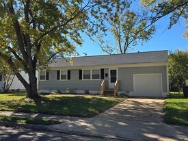 6 Clemwood Pkwy in Hampton, VA - Building Photo