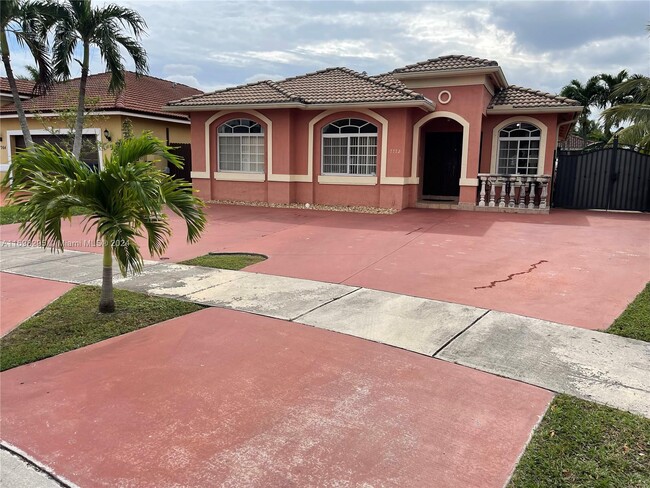 7772 NW 200th Ln in Hialeah, FL - Building Photo - Building Photo