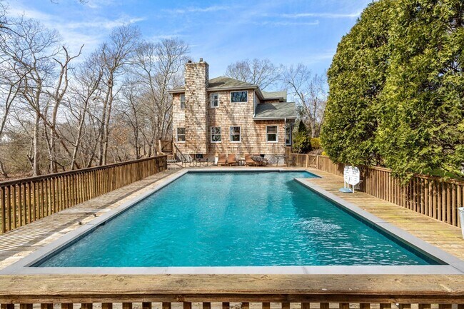 51B Jagger Ln in Westhampton, NY - Building Photo - Building Photo