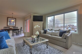 515 1st avenue west in Seattle, WA - Building Photo - Building Photo