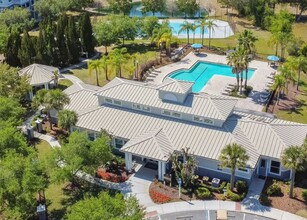 The Columns at Bear Creek in New Port Richey, FL - Building Photo - Building Photo