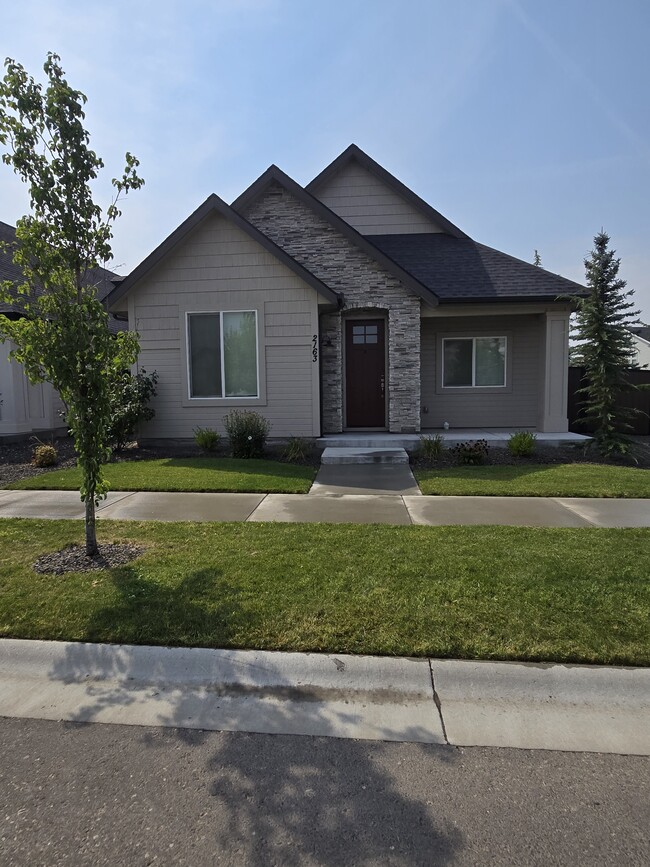 property at 2163 E Hidcote St