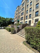 110 Glenwood Hill in Jersey City, NJ - Building Photo - Building Photo