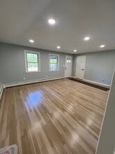 161 Lake Ave N in Worcester, MA - Foto de edificio - Building Photo