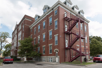 Sherman Manor in Hamilton, OH - Building Photo - Building Photo