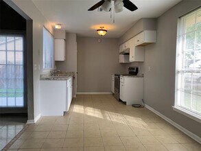 7026 Rockergate Dr in Missouri City, TX - Building Photo - Building Photo