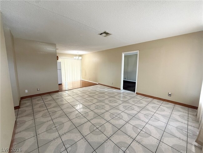 4833 Stillwater Ave in Las Vegas, NV - Building Photo - Building Photo