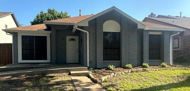 627 Mountain Side Dr
