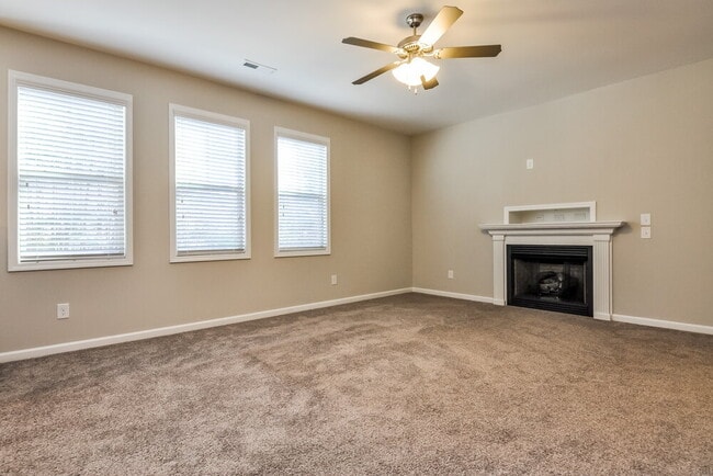 1253 Braemar Highland Dr in Zebulon, NC - Foto de edificio - Building Photo