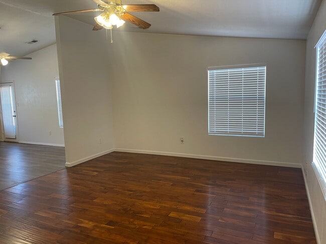 9405 Halyard Rd NW in Albuquerque, NM - Building Photo - Building Photo