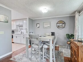 2015 SW 318th Pl in Federal Way, WA - Foto de edificio - Building Photo