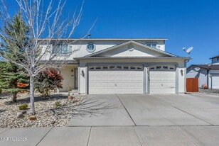 17391 Crystal Canyon Blvd in Reno, NV - Building Photo