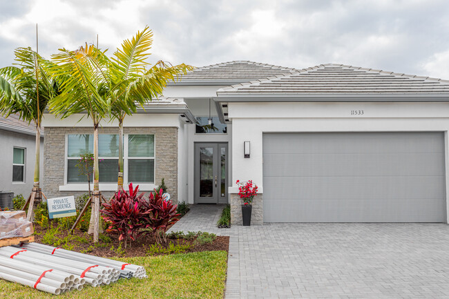 11533 Coronado Way in Naples, FL - Foto de edificio - Building Photo