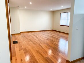 76 Houston Terrace-Unit -2 in Stamford, CT - Building Photo - Building Photo