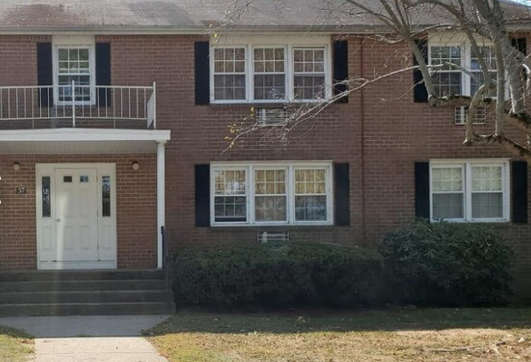 37 Grandview Dr, Unit 37 D in Farmington, CT - Building Photo