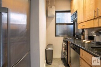 Essex Street in New York, NY - Building Photo - Building Photo