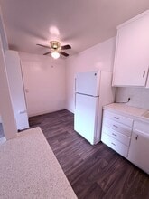 Alpine Apartments in Sacramento, CA - Foto de edificio - Building Photo