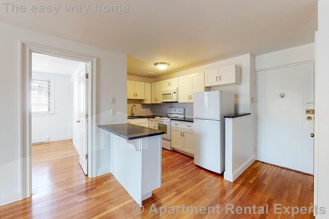 134 Summer St, Unit #15 in Malden, MA - Building Photo - Building Photo