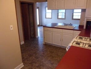 1995 Searl St in Cuyahoga Falls, OH - Building Photo - Building Photo