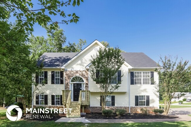 property at 17 Castle Ct