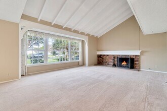 3116 Bostonian Dr in Los Alamitos, CA - Building Photo - Building Photo