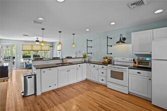 31 Smith St in South Kingstown, RI - Building Photo - Building Photo