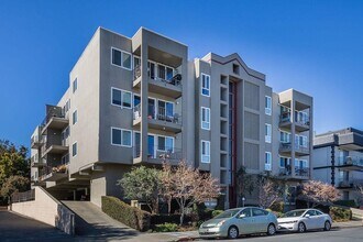 540 Elm St in San Carlos, CA - Building Photo - Building Photo