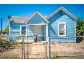 231 Cactus St in San Antonio, TX - Foto de edificio - Building Photo