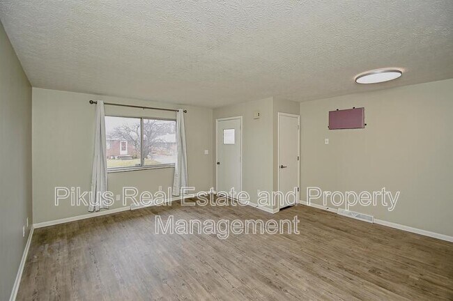 593 Baldwin Rd in Akron, OH - Building Photo - Building Photo