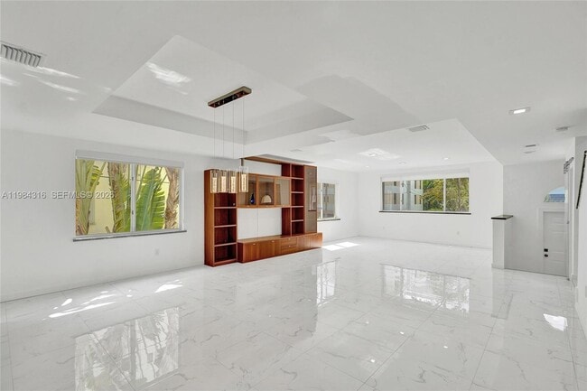 10065 Bay Harbor Terrace in Bay Harbor Islands, FL - Building Photo - Building Photo