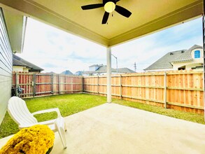 100 Pettigrove Dr in Youngsville, LA - Foto de edificio - Building Photo