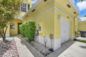 4960 Southard St in Greenacres, FL - Building Photo - Building Photo