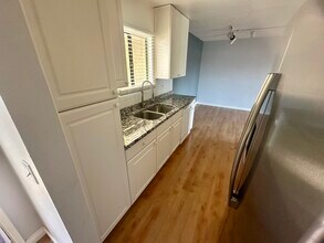 4515 California Ave, Unit 301 in Long Beach, CA - Foto de edificio - Building Photo