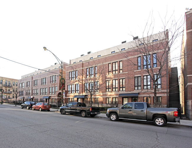 1301-1317 W Belmont Ave in Chicago, IL - Building Photo - Building Photo