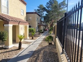 2801 N Rainbow Blvd in Las Vegas, NV - Building Photo - Building Photo
