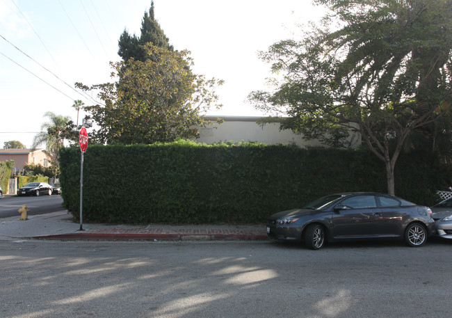 1260-1260 1/2 N Las Palmas Ave in Los Angeles, CA - Foto de edificio - Building Photo