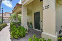 120 Evergrene Pkwy in Palm Beach Gardens, FL - Foto de edificio - Building Photo