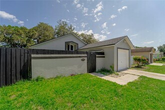 9785 Piney Point Cir in Orlando, FL - Building Photo - Building Photo