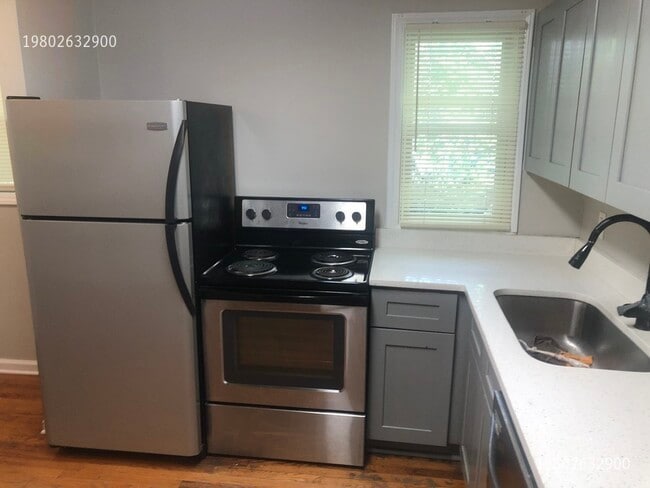 924 Holland Ave in Charlotte, NC - Building Photo - Building Photo