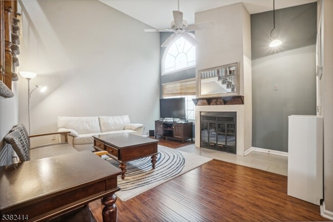 75 Academy Ct in Bedminster, NJ - Building Photo - Building Photo