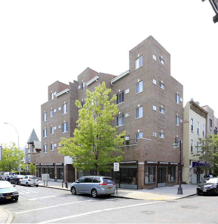 1371 Herschell St in Bronx, NY - Building Photo