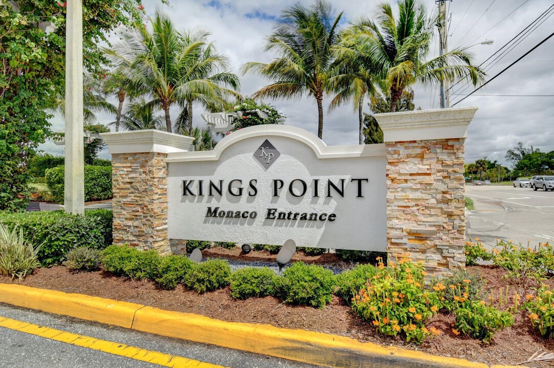 416 Brittany Dr in Delray Beach, FL - Building Photo