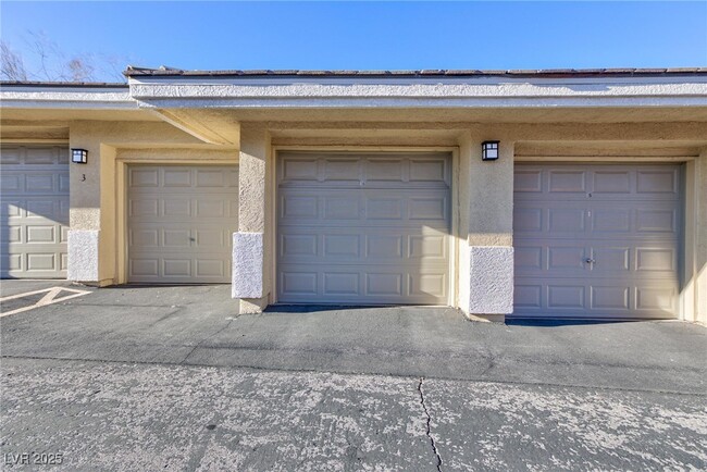 property at 905 Domnus Ln